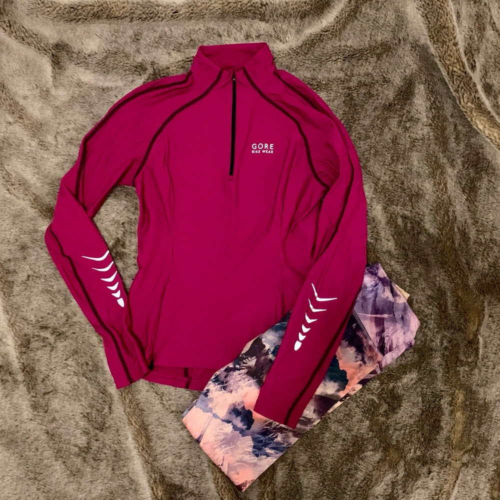 Women’s pink Gore brand long sleeve half zip pullover size small